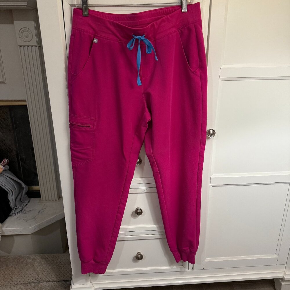 FIGS Raspberry Limited Color Zamora 2.0 Jogger MED/REG and Rafaela Scrub Top SM